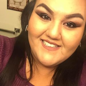 Meet your Posher, Anellie